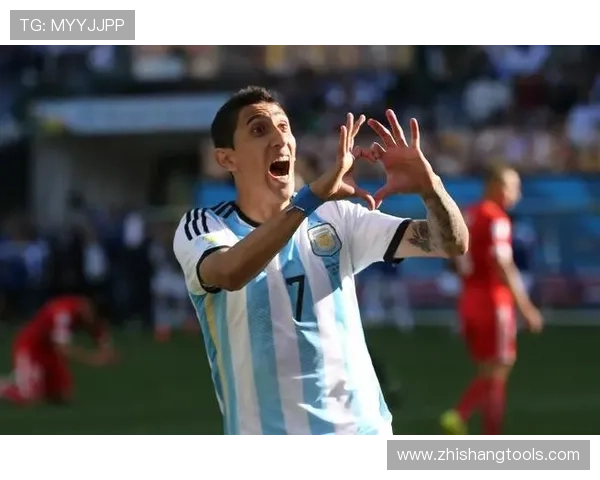 《迪马利亚凭借出色表现引领阿根廷国家队，状态持续提升》