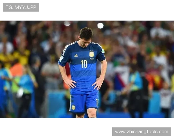 梅西后撤组织型前锋